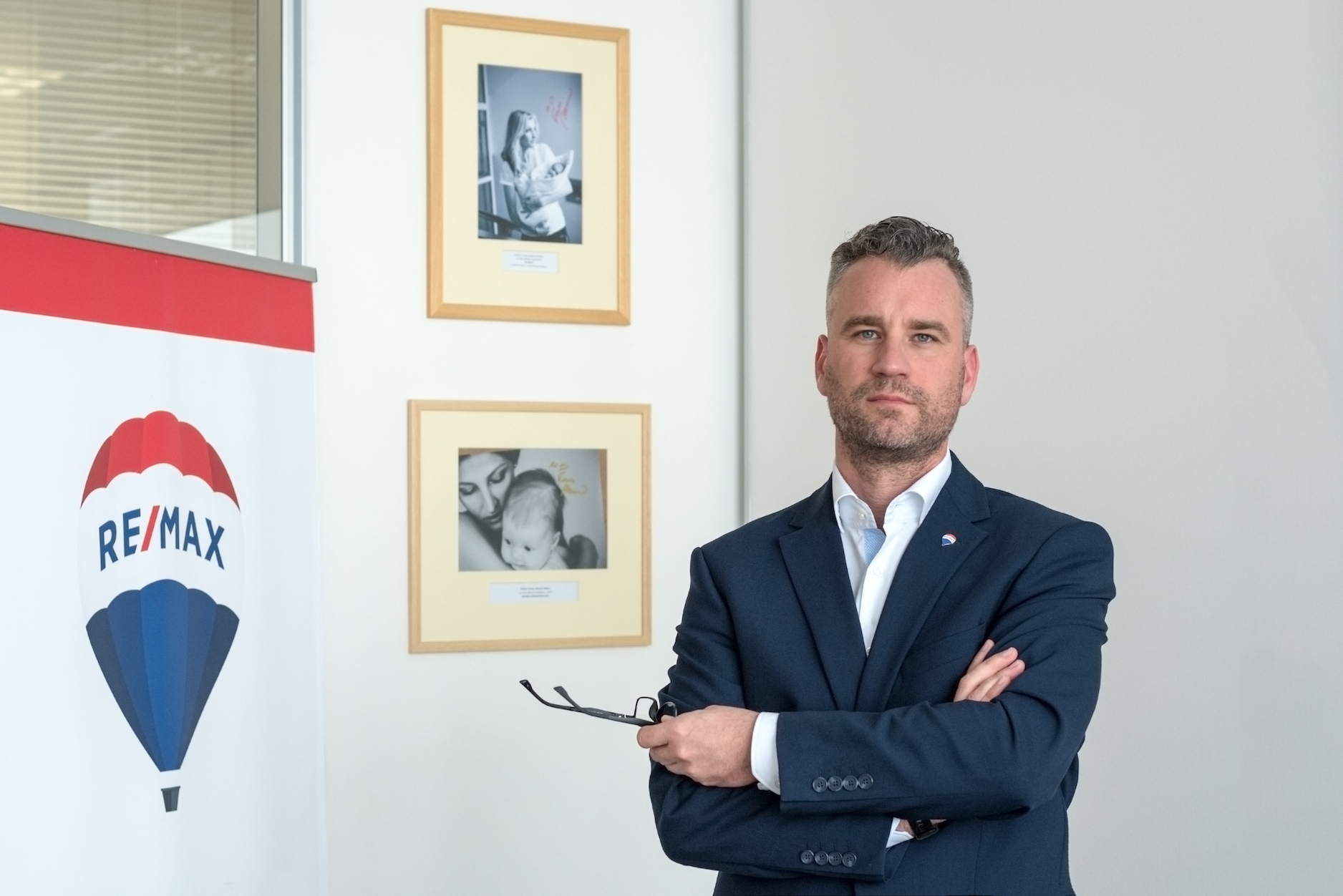 RE/MAX chce pomoci bojovat proti realitním nešvarům. Nově i v TV spotech.
