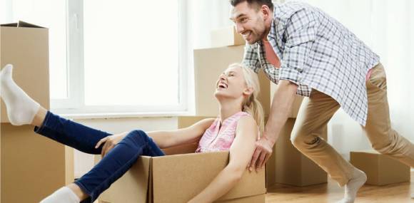 Je lepší když nemovitostí provádí majitel nebo makléř?